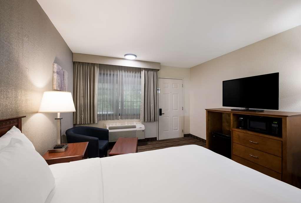 Surestay Plus By Best Western Woodbury Inn Room photo