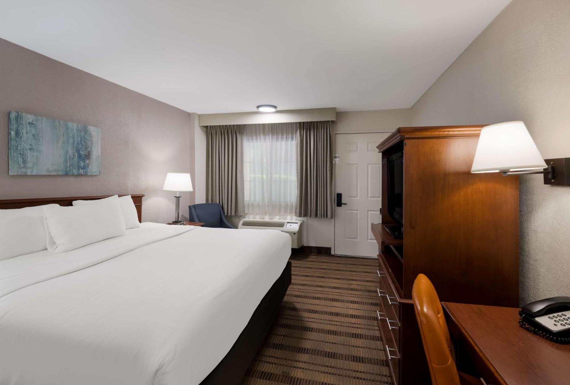 Surestay Plus By Best Western Woodbury Inn Exterior photo